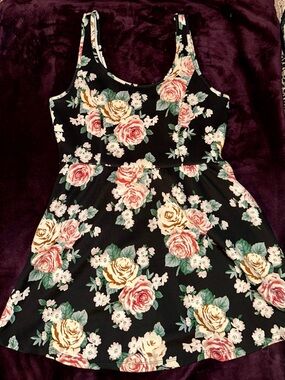 NWOT Forever 21 Black and Pink Sundress with Floral Pattern and Crew Neck